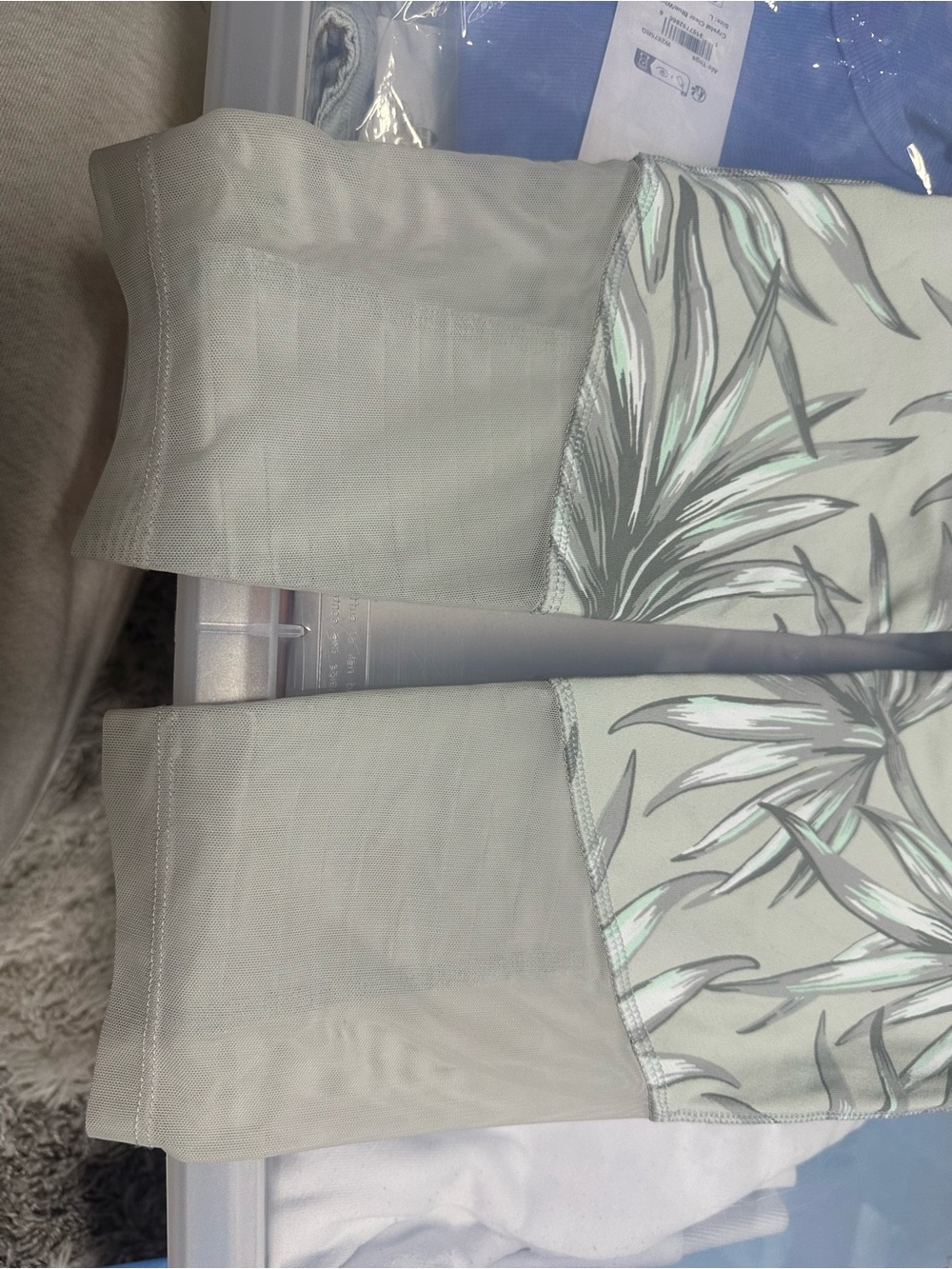 PINK Victoria's Secret Sage Green Palm Print Leggings & Top Set - Picture 8 of 9